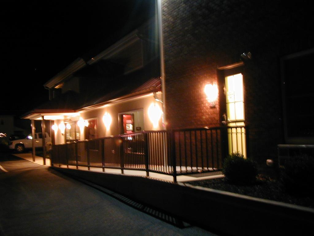 Hotel Dushore Exteriör bild